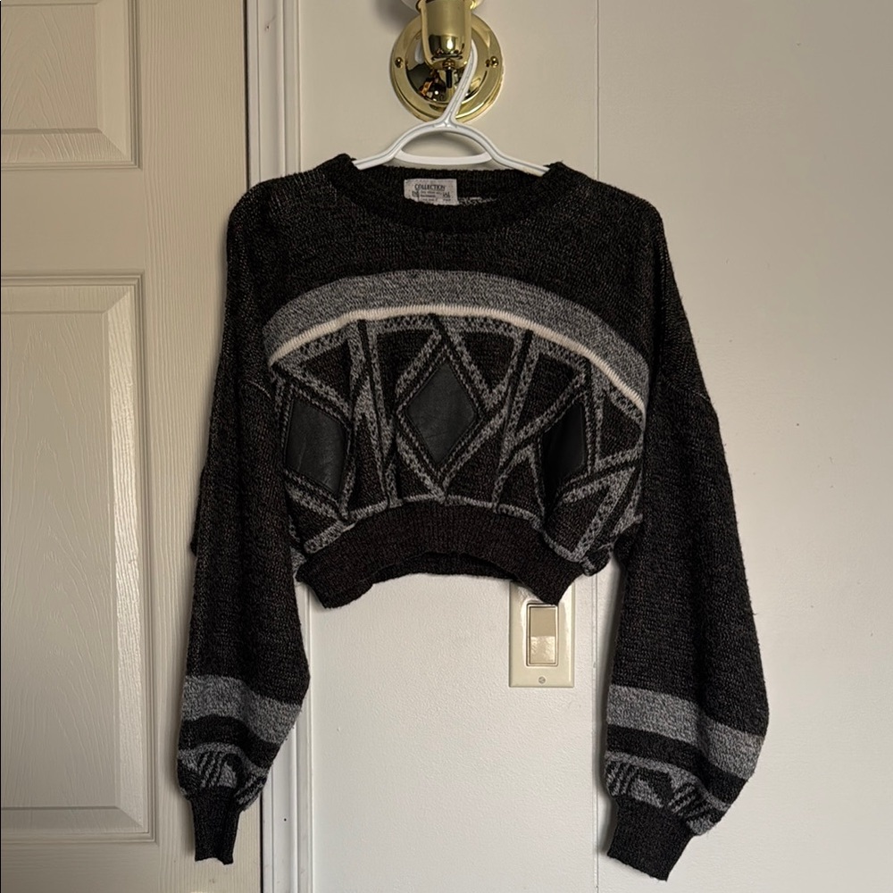 Urban Outfitters Black and Gray Crew Neck Cropped Sweater
